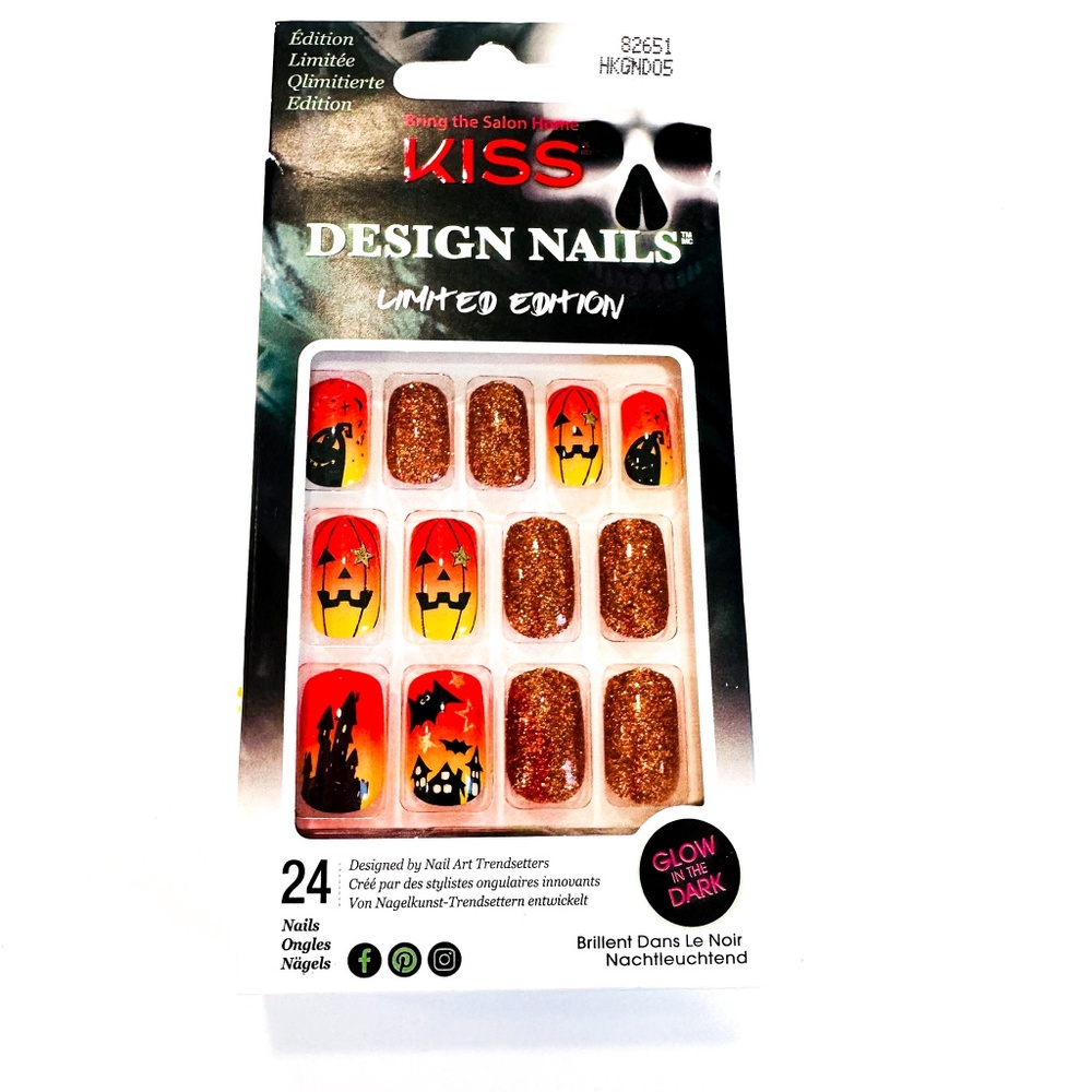 NEW Kiss Limited Edition Design Nails Halloween Press On Glow in the Dark Medium